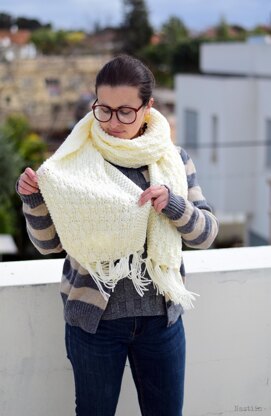 Akureyri textured knit scarf with fringe