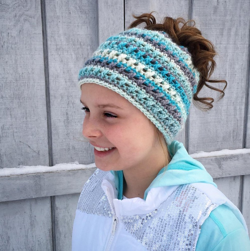 Crochet hat with bun cheap hole pattern