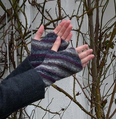 On the Bias fingerless mitts