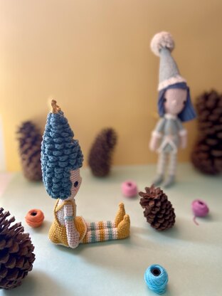 Diega the pine tree and Diega the elf - Crochet pattern/amigurumi