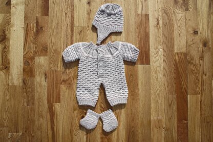 P76 Doll's Bodysuit, Bootees and Hat with Strap