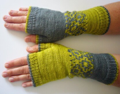 Pale moon mitts