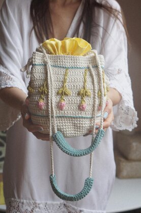 Crochet Bag PATTERN: Tulip Summer Bucket Bag