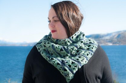 Shine Spring Cowl