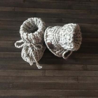 Theo Cardigan Hat and Booties Set Newborn - 10 Years