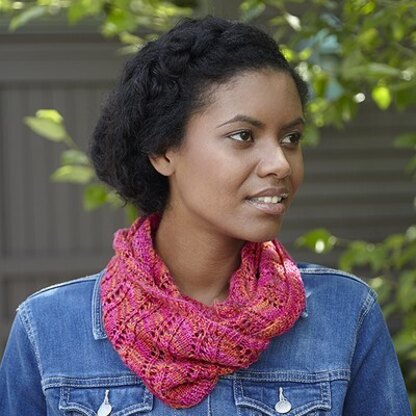 Valley Yarns 723 Deato Cowl