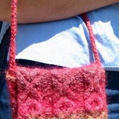 Hugs & kisses purse - knitting pattern