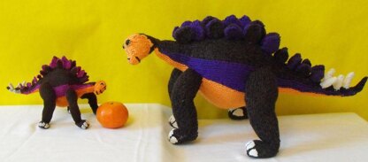 STEVE STEGOSAURUS AND BABY TOY DINOSAUR KNITTING PATTERN MADMONKEYKNITS