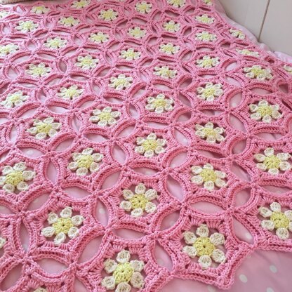 Daisies for Days Blanket