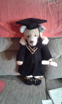 Knit a Teddy & graduation outfit