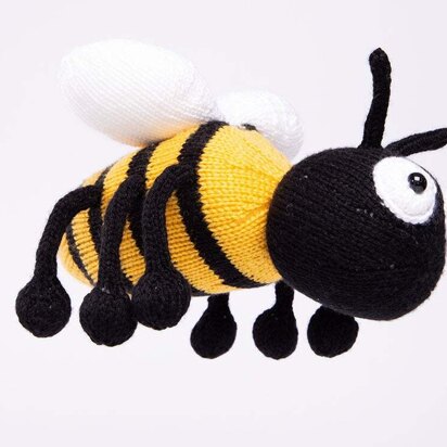 Honey the Bee in Deramores Studio DK Acrylic - Downloadable PDF