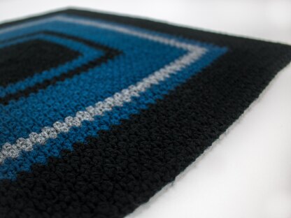 Black & Blue Infinity Moss Stitch Crochet Blanket