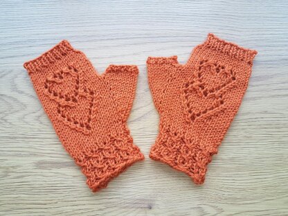 Lace Hearts Fingerless Gloves