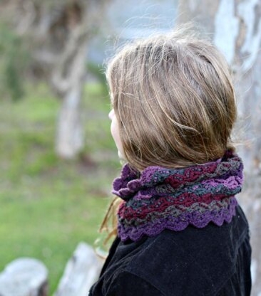 Roughcut Diamonds Cowl and Wrist Warmers