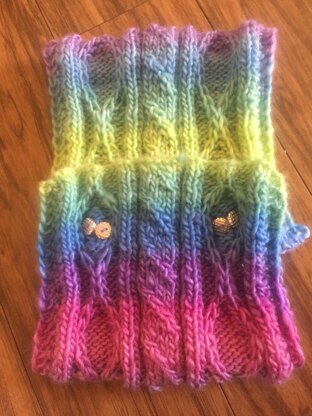 Twists & Buttons Cowl