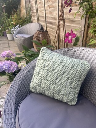 Birdie Basketweave Cushion