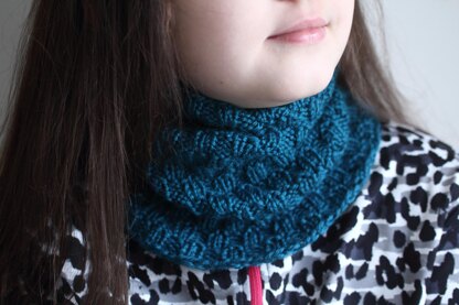 Robin Cowl for DK yarn