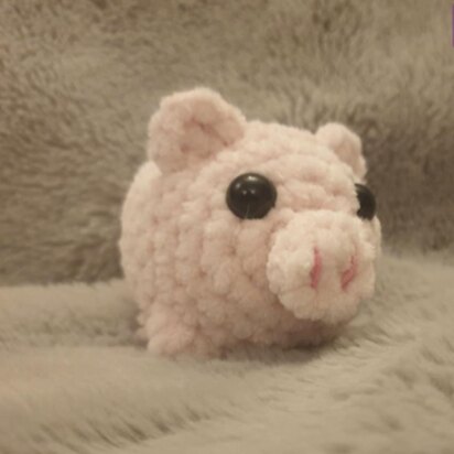 Crochet fluffy pig