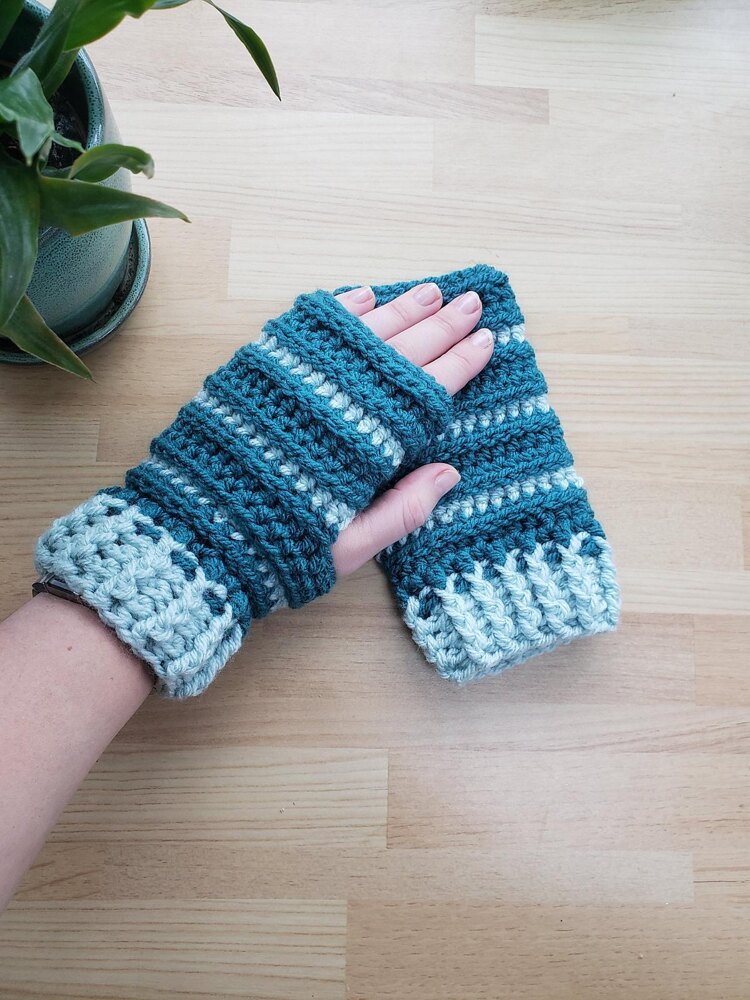 Easy Peasy Fingerless gloves Crochet pattern by Crafty Penguin