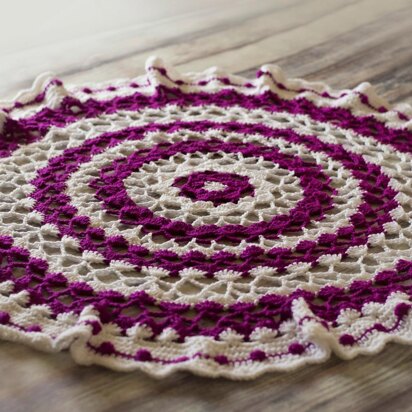 Trellis Waves Round Afghan