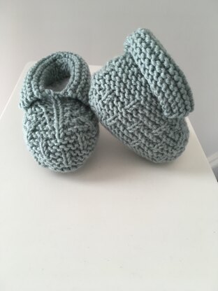 Winston Baby Hat and Booties BJ48