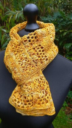 Fractured Bee Line Scarf