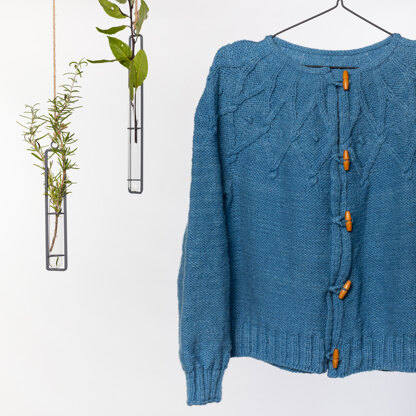 Yarn Vibes Fia Cabled Sweater PDF