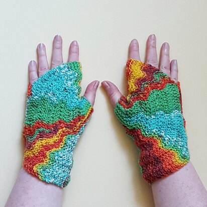 Ripple Fingerless Gloves - knitting pattern