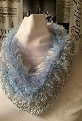 Eyelash Cowl