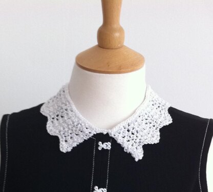 Lacy Detachable Collar