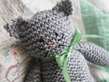 Knitting 101: Itty Bitty Knitty Kitty