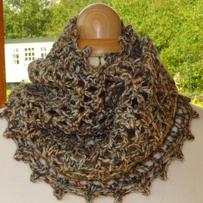 Magnolia Tree Cowl