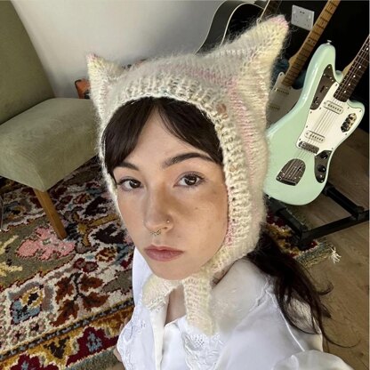 Elevated cat or devil hat