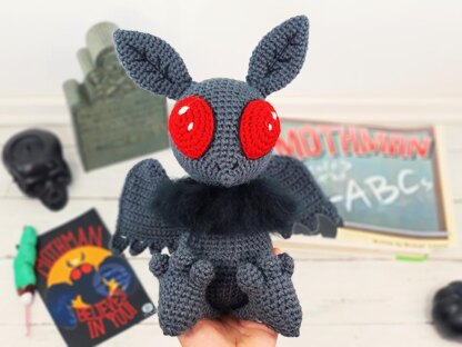 I'm a little obsessed with Mothman… just finished this cutie! : r/crochet