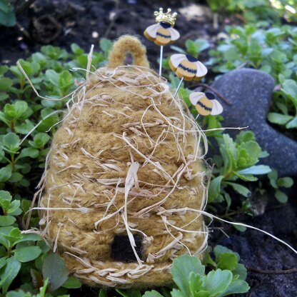 Queen Bee Hive Pincushion