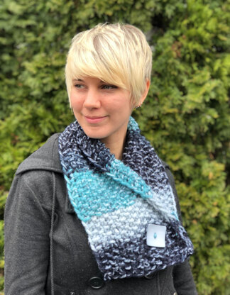 Button Scarf  in Plymouth Yarn Mega Cakes - F864 - Downloadable PDF