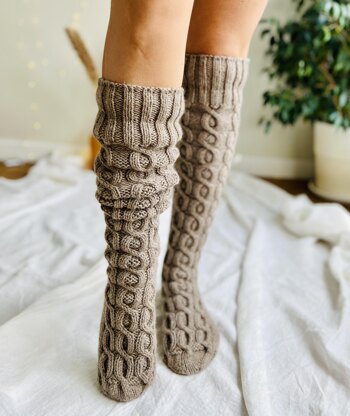 Chain cable knee socks