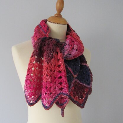 Diamond and Ripple Scarf