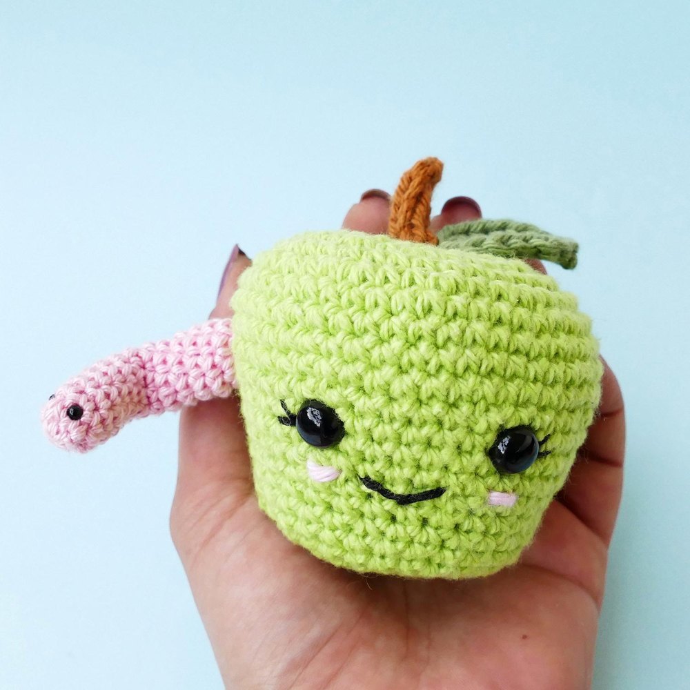 5 Little Monsters: Back to School Crocheted Apples