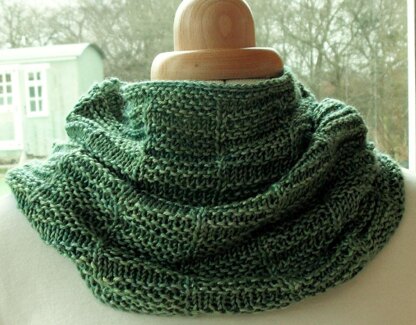 Fields of green cowl