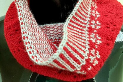 Winter Holiday Cowl