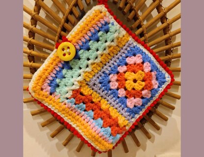 Croquet square clutch with Granny squares