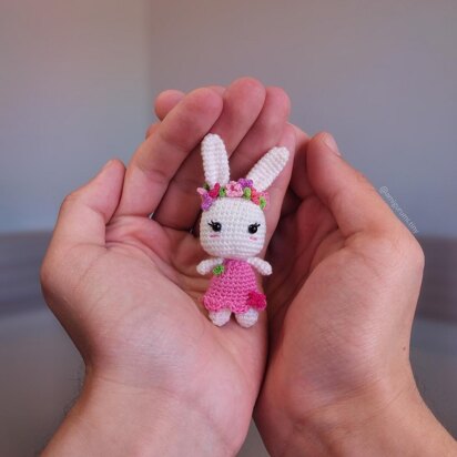 Tiny rabbit amigurumi