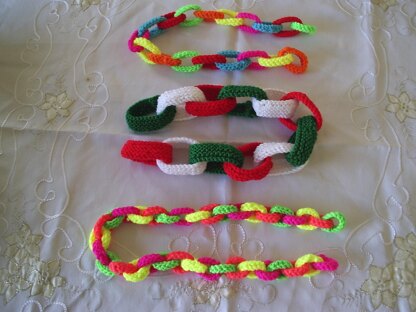 PAPER CHAIN CRAZE DK knitting pattern Hair Bun Wrap Necklace Bracelet Christmas Birthday Decorations Bunting