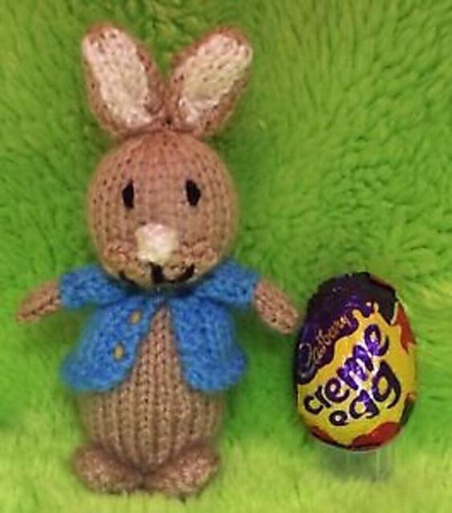Peter Rabbit Creme Egg Choc Cover Knitting pattern by Rebecca