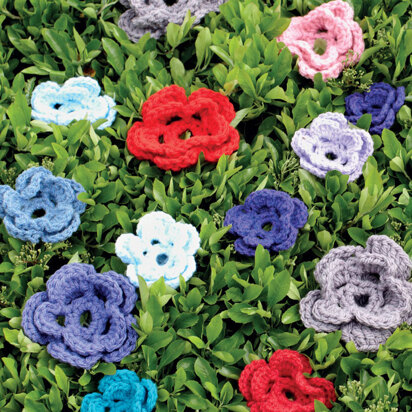 Crochet Flowers for Workshops in Sirdar Supersoft Aran & Click Chunky