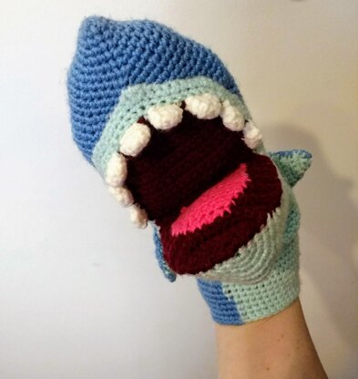 Baby Shark, amigurumi hand puppet