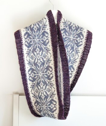 SNOWFLAKE Cowl