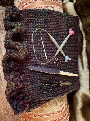 Lustrous Winter Snood