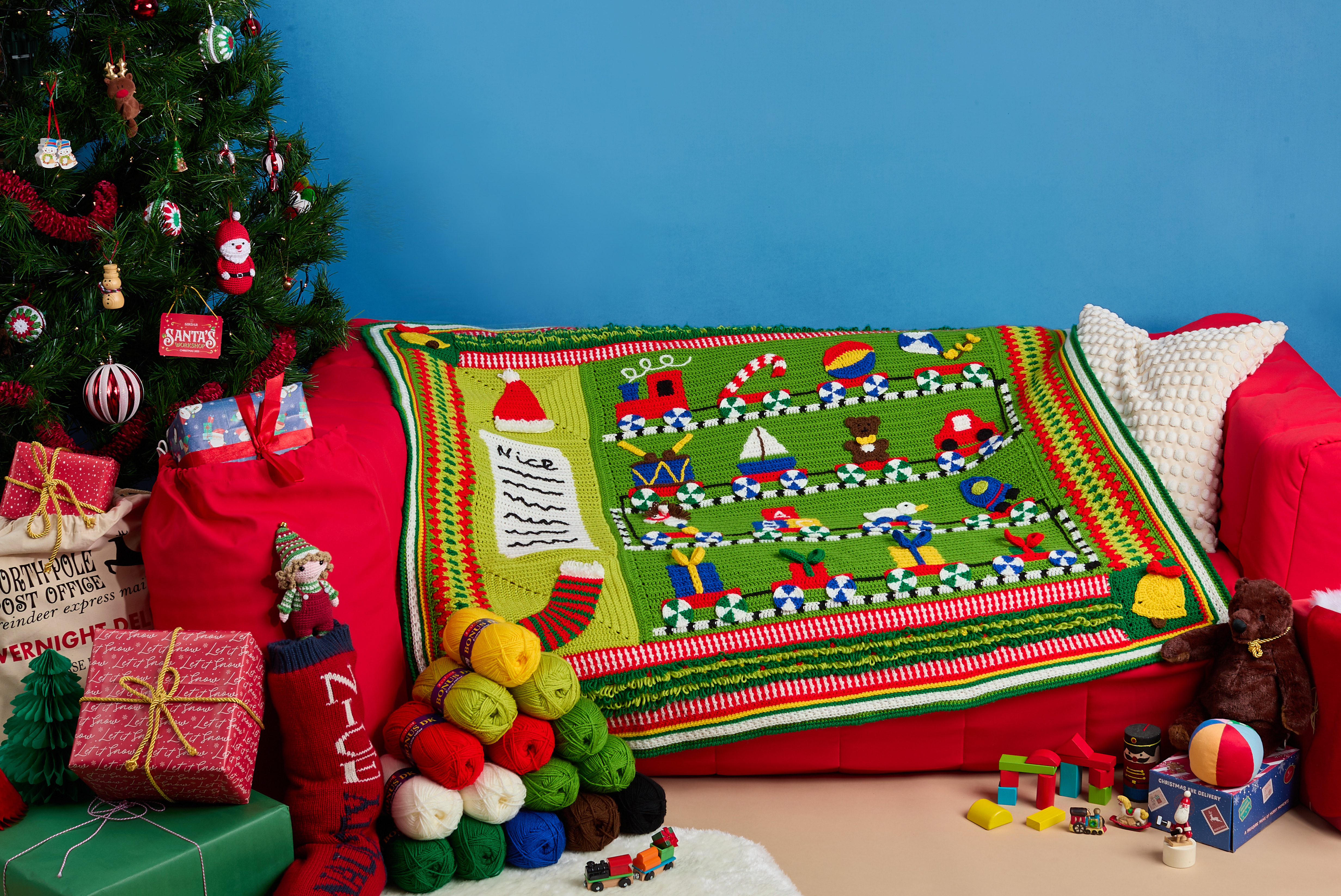 Sirdar Santa's Workshop Christmas CAL 2025 - view 4